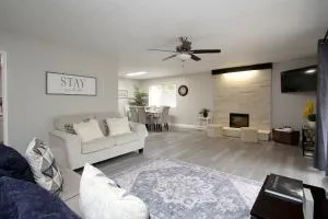 Entire Magill House by RiverPark - Muscatel