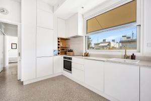 Designer comfy penthouse, Pagrati-"Hilton" area with splendid city views