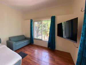 COSMO STAYS PLUTO Beautiful 3 BHK bunglow - PRIME BANER