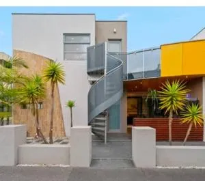 Entire studio with balcony - Seddon