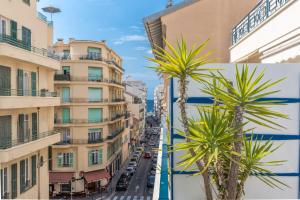 Studio with large terrace sea view 4th floor