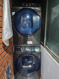 Hongdae, 10mins to Hapjeong Station, Mangwon station, 2 rooms 3 beds, max 5pax