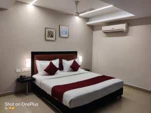 Hotel Delphi Grand Hyderabad - Hi-Tech City, Perfect for Business & Comfort