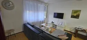 Stan na dan Mladenovac - Smederevska Palanka