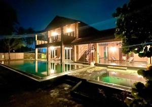 Reef Bungalow Hotel