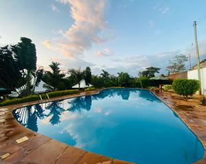 Maanet Gardens Hotel