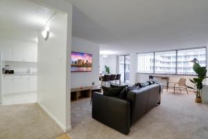 Convenient Apartment Near Airport at Crystal City