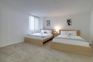 Convenient Apartment Near Airport at Crystal City