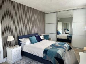 30 minutes to city centre