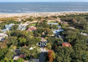 Lega-Sea 4210 Tenth Street East