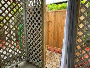 Pelicans Porch - 4318 Eighth Street