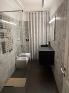 Queen Room with Shared Bathroom