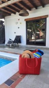 Propiedad entera frente al mar con 3 habitaciones