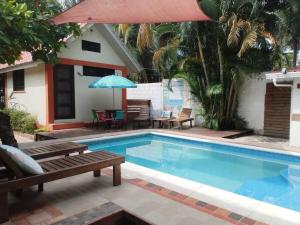 Propiedad entera frente al mar con 3 habitaciones