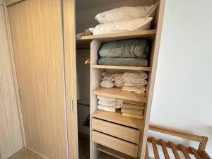 Belmonte 209-Lindo apartamento en Av centenario con pisicna gym
