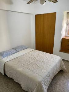 Departamento amoblado, en centro