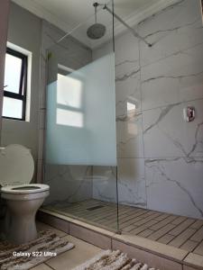 Oblique Boutique House