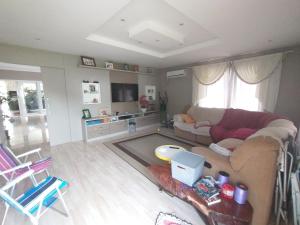 Casa 4 quartos a 2 km da praia da Cachoeira do BJ