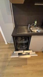 T2 - vue lac - 100 m du Hilton - Garage privé - 4 étoiles