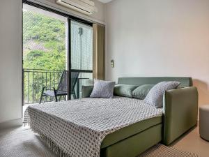 Flat com serviços e vista mar