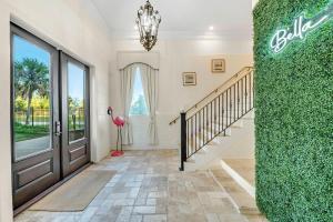 Bella Villa Waterfront Suite