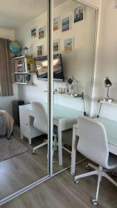 30 minutes to city centre