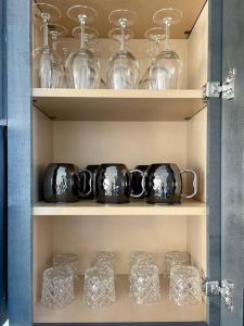 Spacious Home w Rooftop Deck and Mural! 10 Min 2 DT