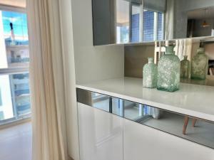 Conforto! Apto com piscina no condomínio! PJ03I