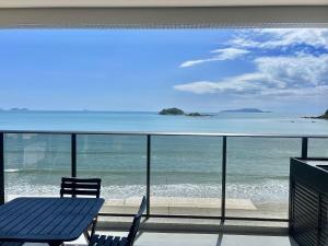 Frente Mar! Alto padrão na Praia de Palmas! OO02I