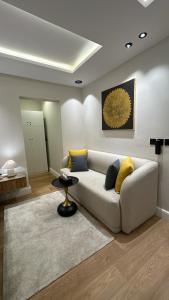 استديو فندقي بدخُول ذاتي حي العقيق c41