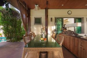VILLA LETI Luxury Private villa with 22 meters private pool Kokyang Estate 3 min to Naiharn Beach