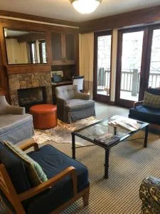 The Four Seasons - 提顿村