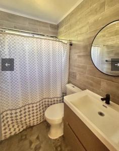 Casa en lago rapel, quincho, piscina, acceso al lago Familiar