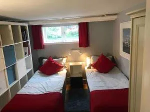 Cozy studio apartment near city centrum - Glanshammar