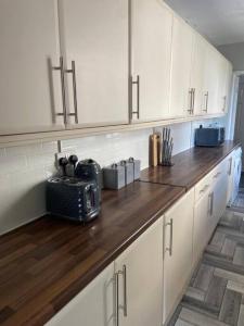 Stylish 3-Bedroom House in Warrington - Sleeps 5