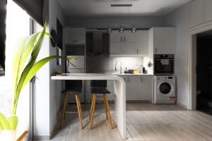 Piraeus Gem - Netflix, Nespresso and Style