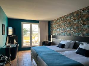 Hotels Hotel-restaurant Le Senechal : photos des chambres