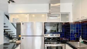 Coastal Retreat Steps from the Santa Monica Beach