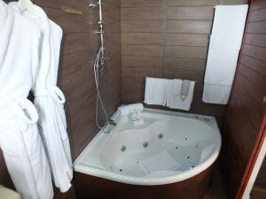Hotels Hotel - Restaurant - Salon de The Le Beausejour : photos des chambres