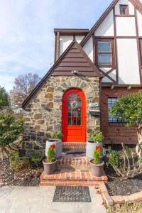 Cityscape Cottage in Arlington, VA - فولز تشيرش