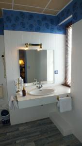 Hotels Hotel - Restaurant - Salon de The Le Beausejour : photos des chambres