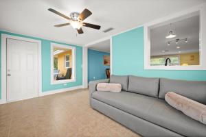 Sunny house 2mil beach