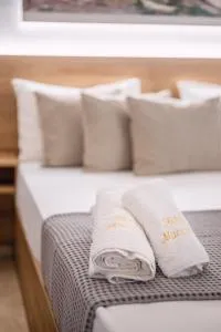 Manolas - Kókkinon Nerón