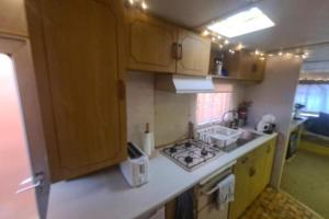 Cozy Cardiff Cabin Retreat sleeps 6 by Aimee