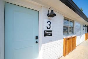 OV Mosaic - Coconut Suite