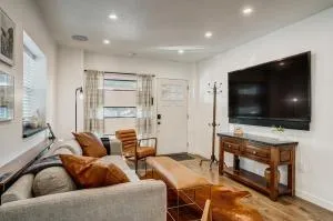 Modern Liberty Park Home and Hot Tub - Sugar House