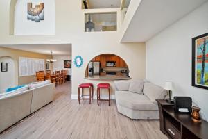 Pet Friendly Gem Near the Beach and Shopping