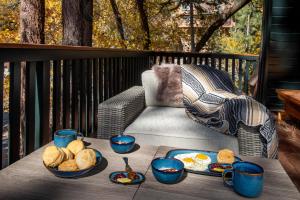 Treehouse - Close to Slopes, Hot Tub, Gourmet Kitchen, Deck