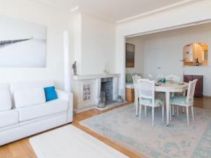 Studio in Ostend with Stunning Sea Views