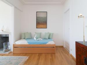 Studio in Ostend with Stunning Sea Views